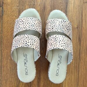 Women's Tan Slide Sandals